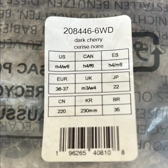 NWT Plush Burgundy Crocs Clogs - Picture 4 of 4